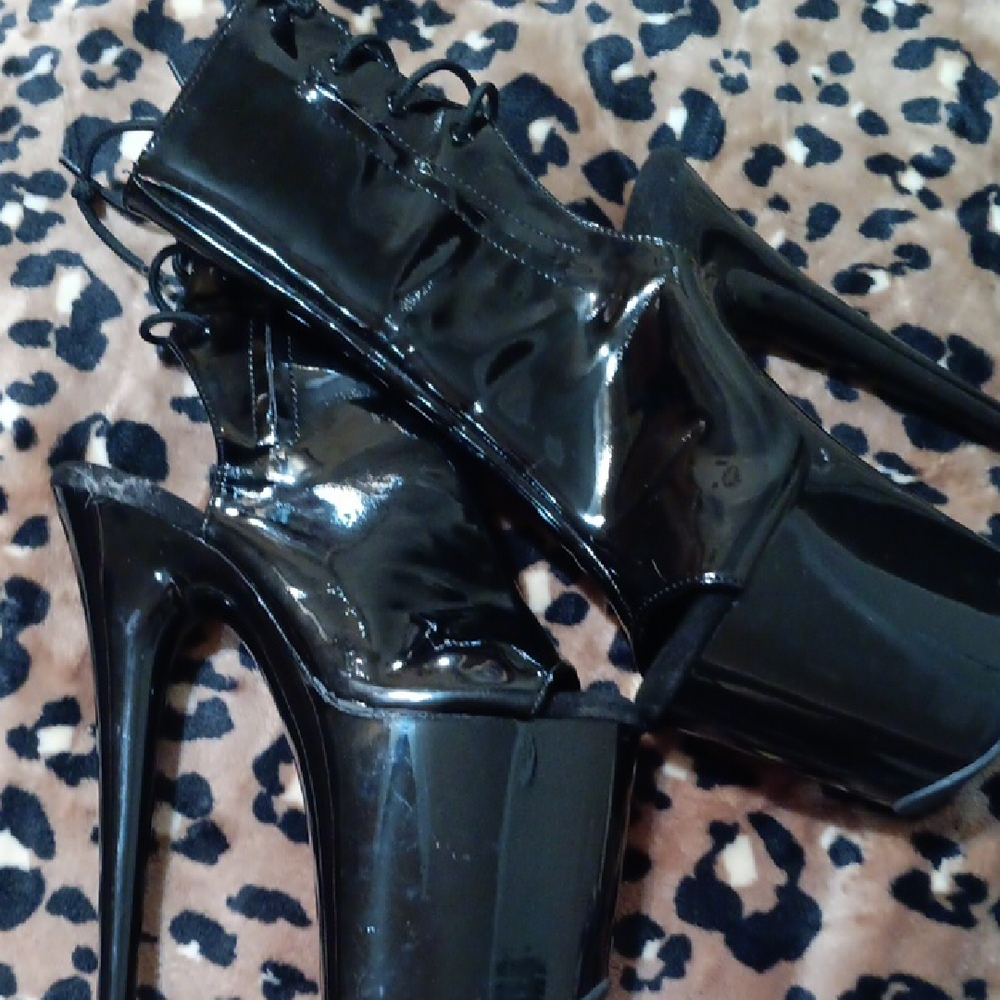 Pleaser Shiny Black Platform Heels